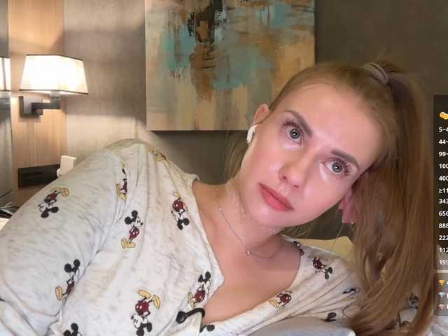 -VikkiL0vesCheese-'s BongaCams show and profile