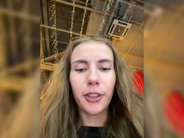 VikkiExtraCheese live webcam show