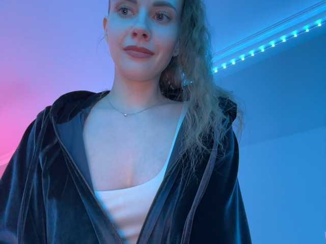 -VikkiL0vesCheese-