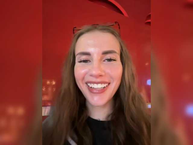 VikkiExtraCheese live webcam show