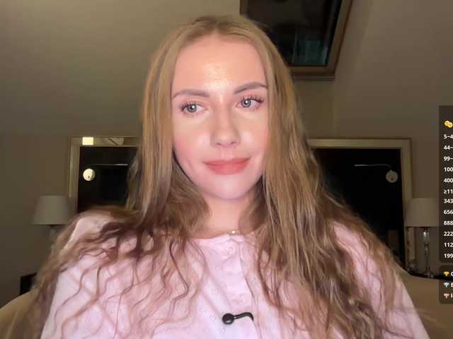  -VikkiL0vesCheese- chat room