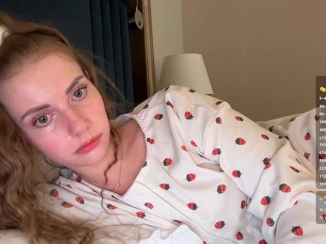 -VikkiL0vesCheese-'s BongaCams profile