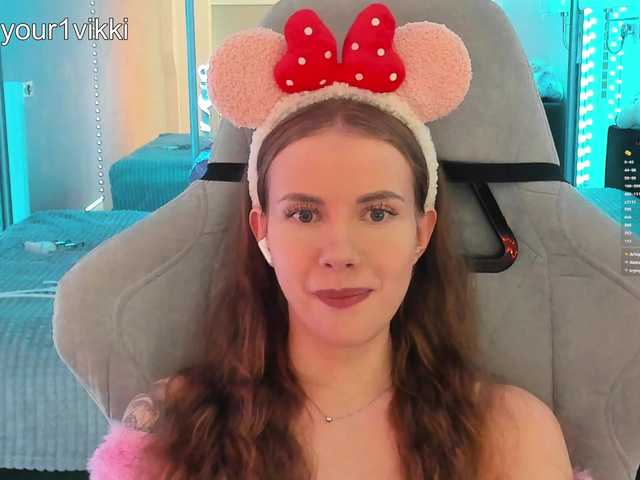 VikkiExtraCheese live cam