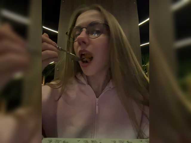 go to chat with VikkiExtraCheese