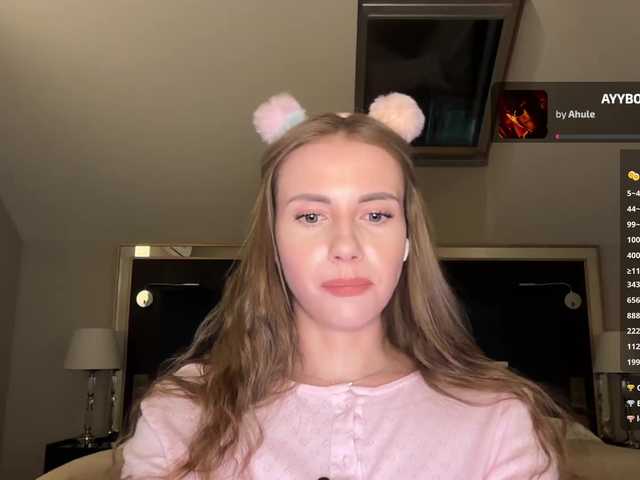 -VikkiL0vesCheese-'s BongaCams show and profile