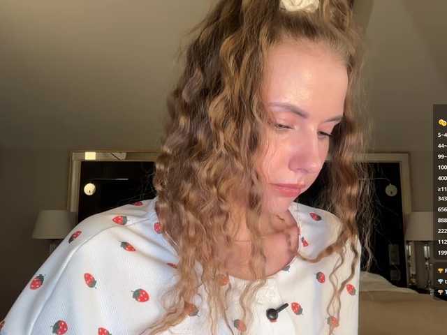 -VikkiL0vesCheese-'s BongaCams profile