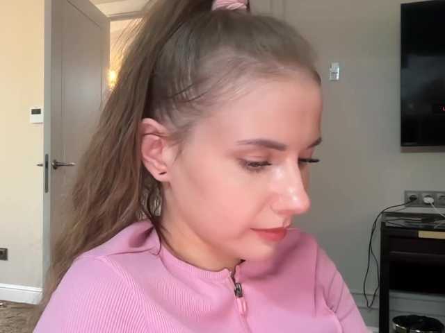  -VikkiL0vesCheese- chat room