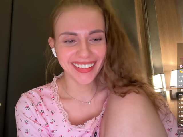  -VikkiL0vesCheese- chat room