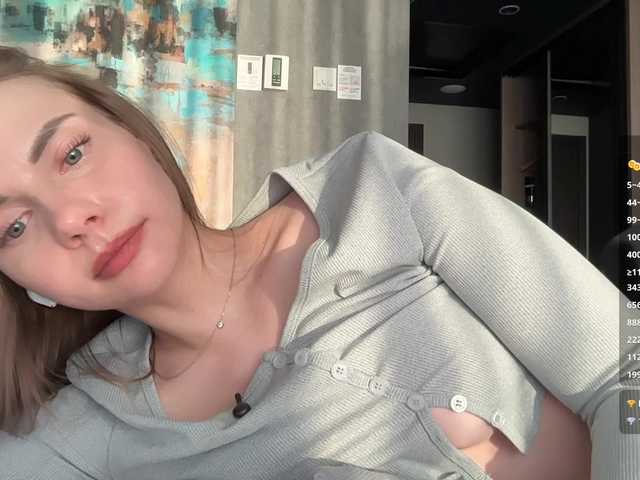 -VikkiL0vesCheese-'s BongaCams show and profile