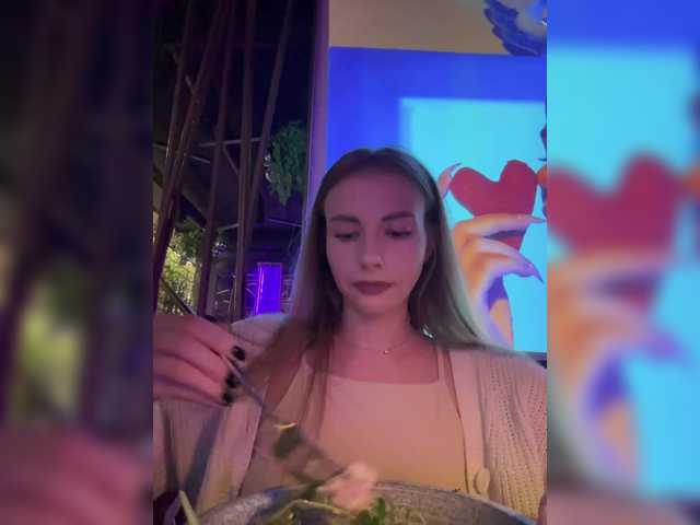 -VikkiL0vesCheese-