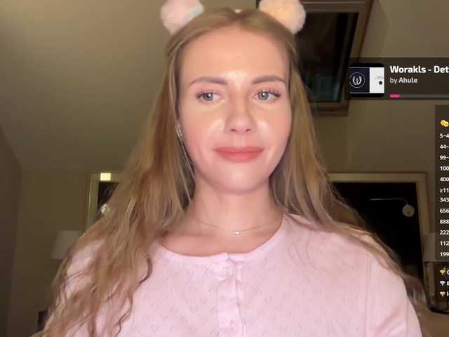  -VikkiL0vesCheese- chat room