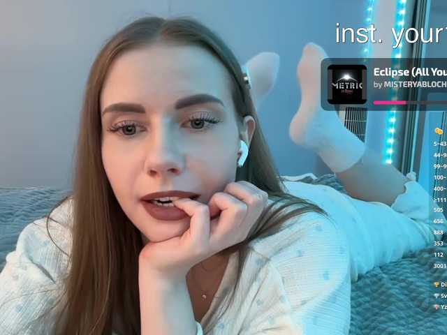 -VikkiL0vesCheese- live cam on BongaCams