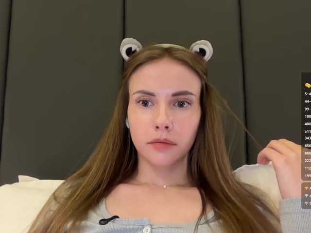 -VikkiL0vesCheese-'s BongaCams show and profile