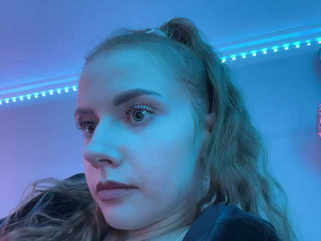 -VikkiL0vesCheese-