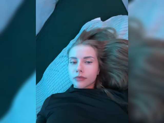 VikkiExtraCheese live webcam show