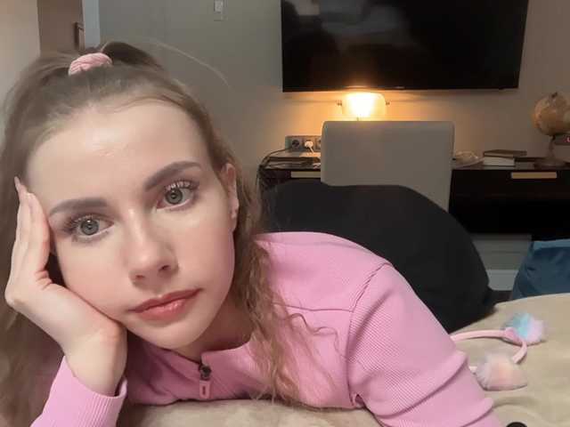  -VikkiL0vesCheese- chat room