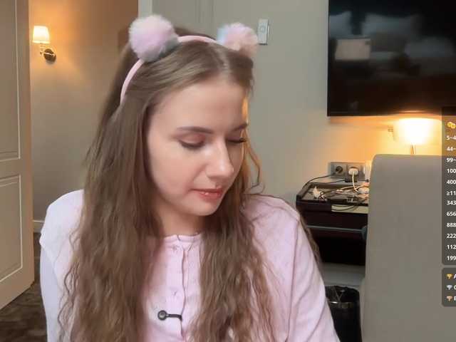 -VikkiL0vesCheese-'s BongaCams profile