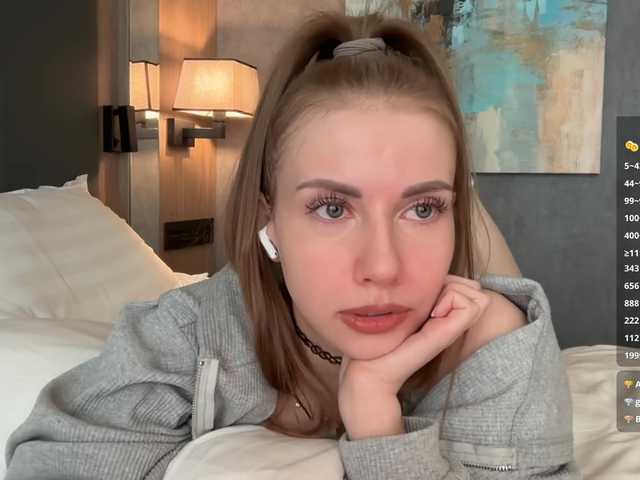 -VikkiL0vesCheese-'s BongaCams show and profile