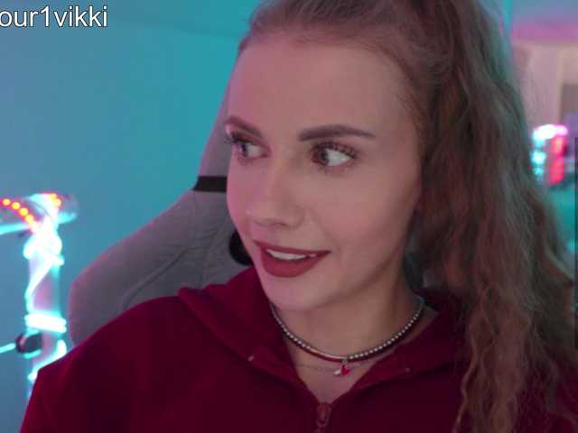  -VikkiL0vesCheese- chat room