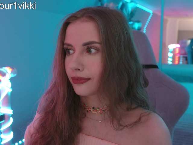  -VikkiL0vesCheese- chat room