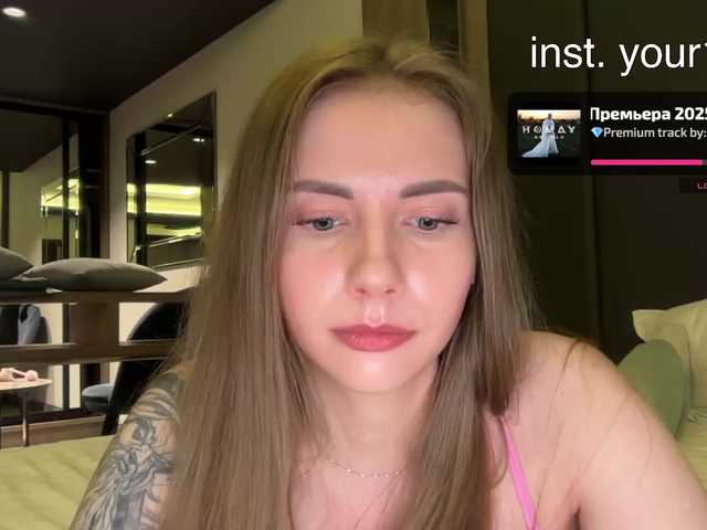 -VikkiL0vesCheese-