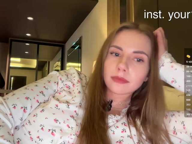 -VikkiL0vesCheese- live cam on BongaCams
