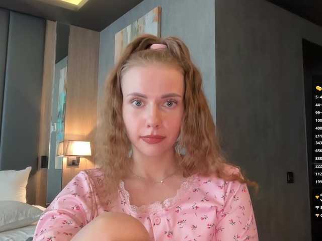 -VikkiL0vesCheese-'s BongaCams show and profile