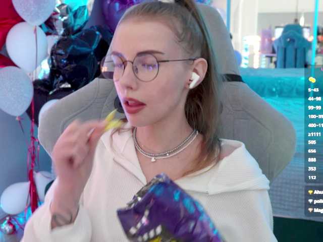 -VikkiL0vesCheese-