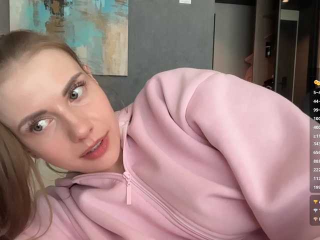  -VikkiL0vesCheese- chat room