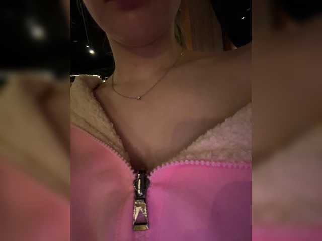 -VikkiL0vesCheese- live cam on BongaCams