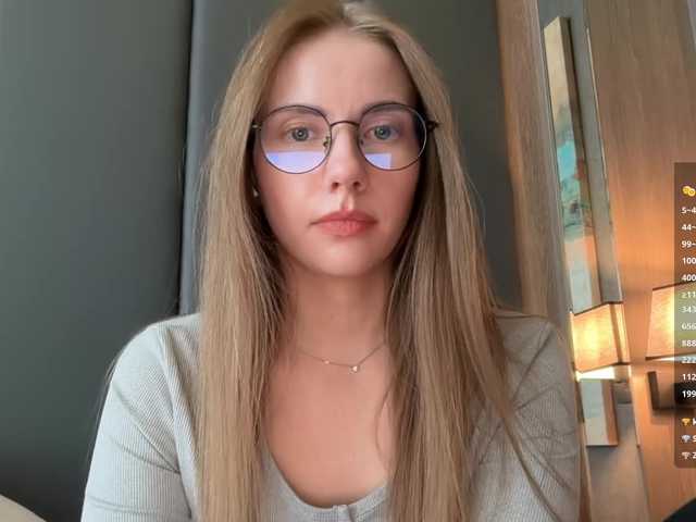 -VikkiL0vesCheese-'s BongaCams profile