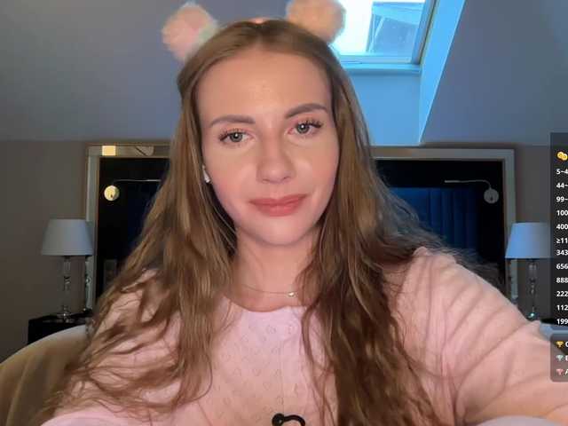 -VikkiL0vesCheese-'s BongaCams profile