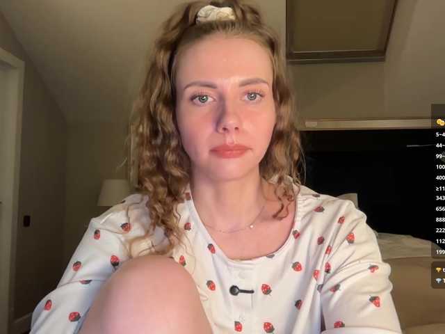 VikkiExtraCheese webcam