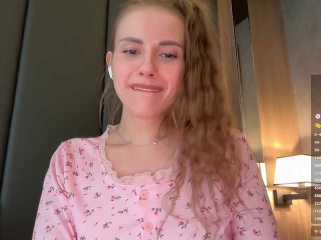 -VikkiL0vesCheese-'s BongaCams show and profile