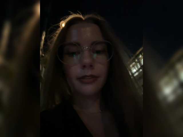VikkiExtraCheese live webcam show