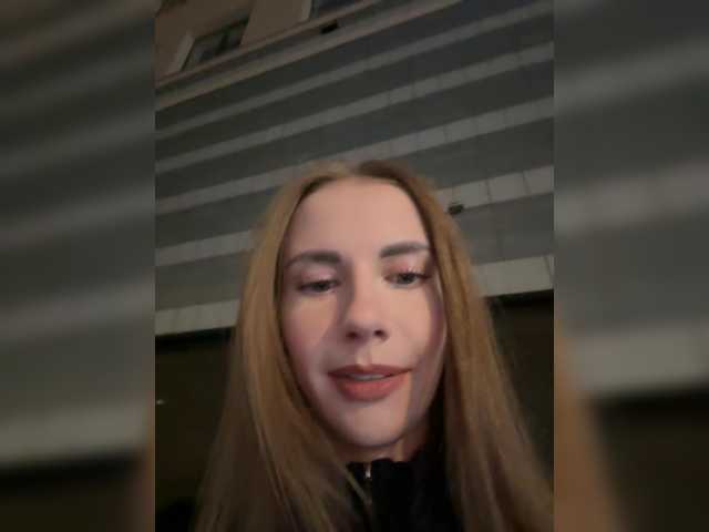  -VikkiL0vesCheese- chat room