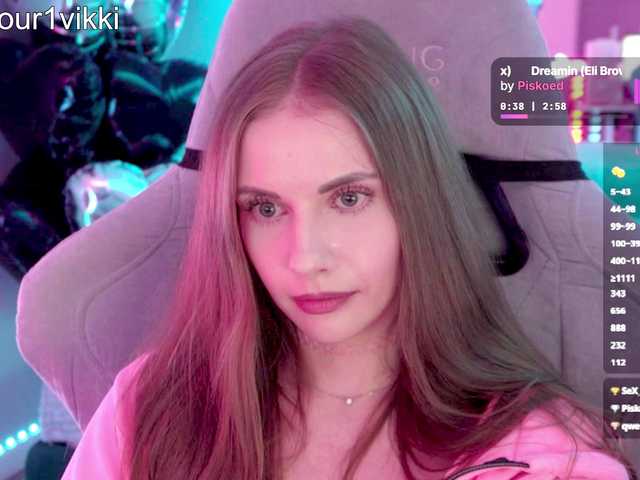 -VikkiL0vesCheese-
