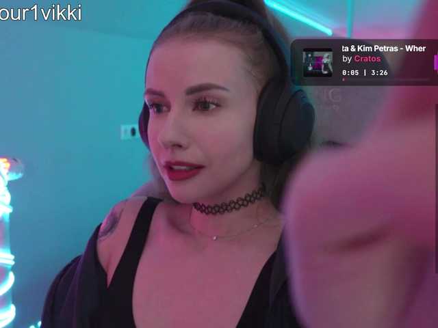 -VikkiL0vesCheese-