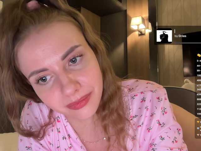  -VikkiL0vesCheese- chat room