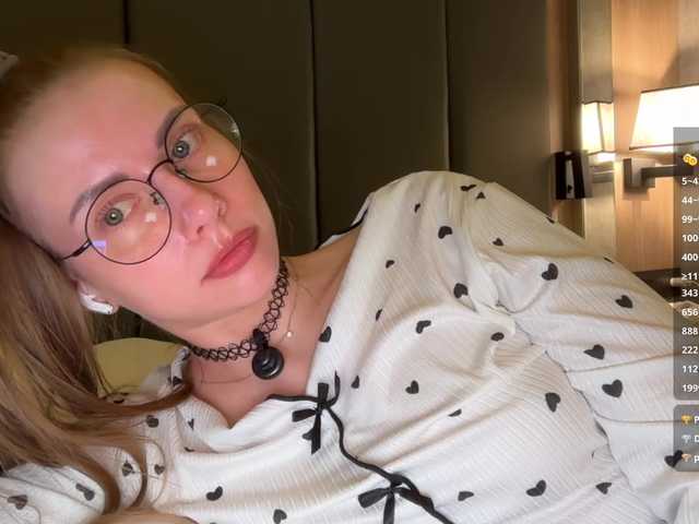 -VikkiL0vesCheese-'s BongaCams show and profile