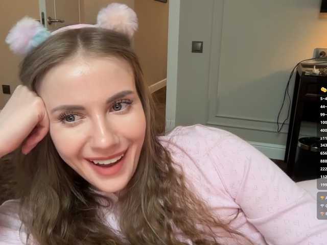 -VikkiL0vesCheese-'s BongaCams show and profile