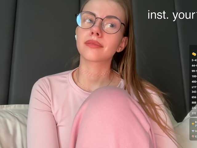 -VikkiL0vesCheese- live cam