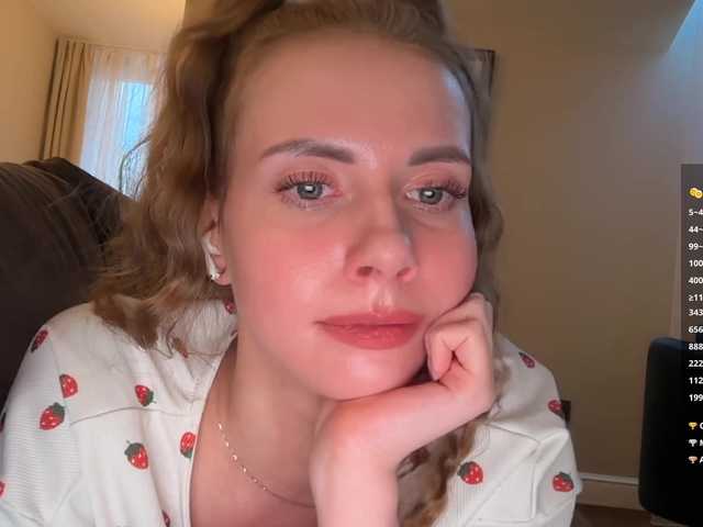 -VikkiL0vesCheese-'s BongaCams show and profile