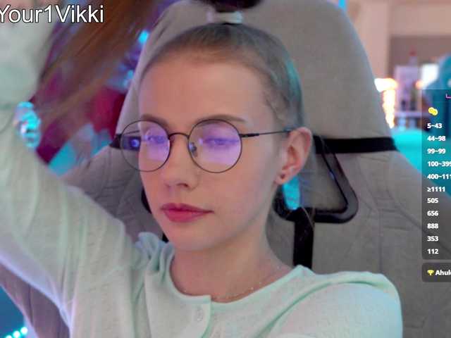 -VikkiL0vesCheese- live cam on BongaCams