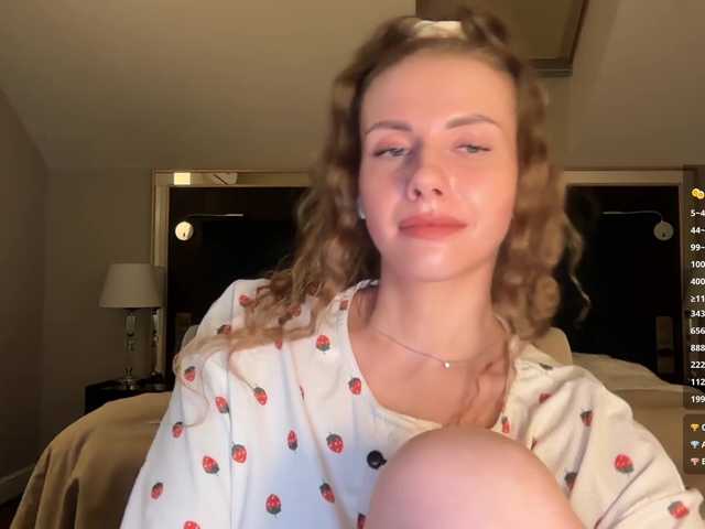  -VikkiL0vesCheese- chat room