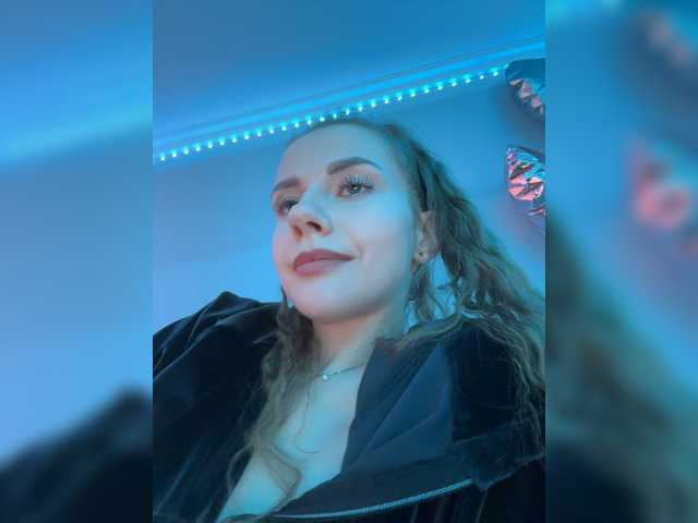-VikkiL0vesCheese-