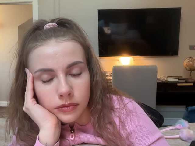 -VikkiL0vesCheese-'s BongaCams show and profile