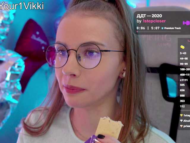 -VikkiL0vesCheese- live cam on BongaCams