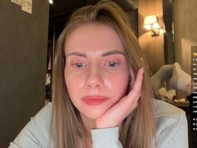 -VikkiL0vesCheese-'s BongaCams show and profile