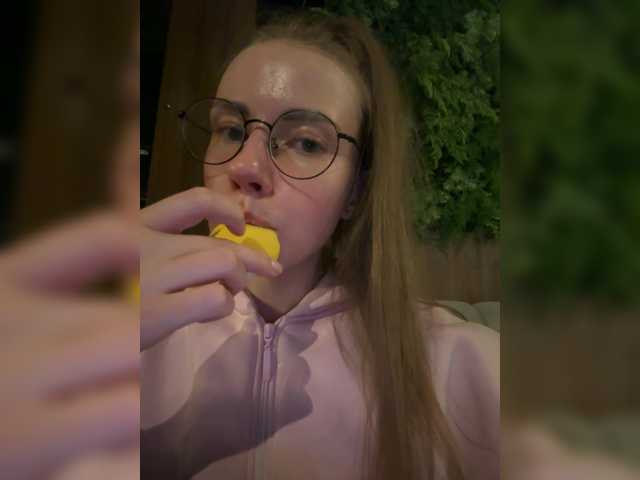 -VikkiL0vesCheese-'s BongaCams show and profile